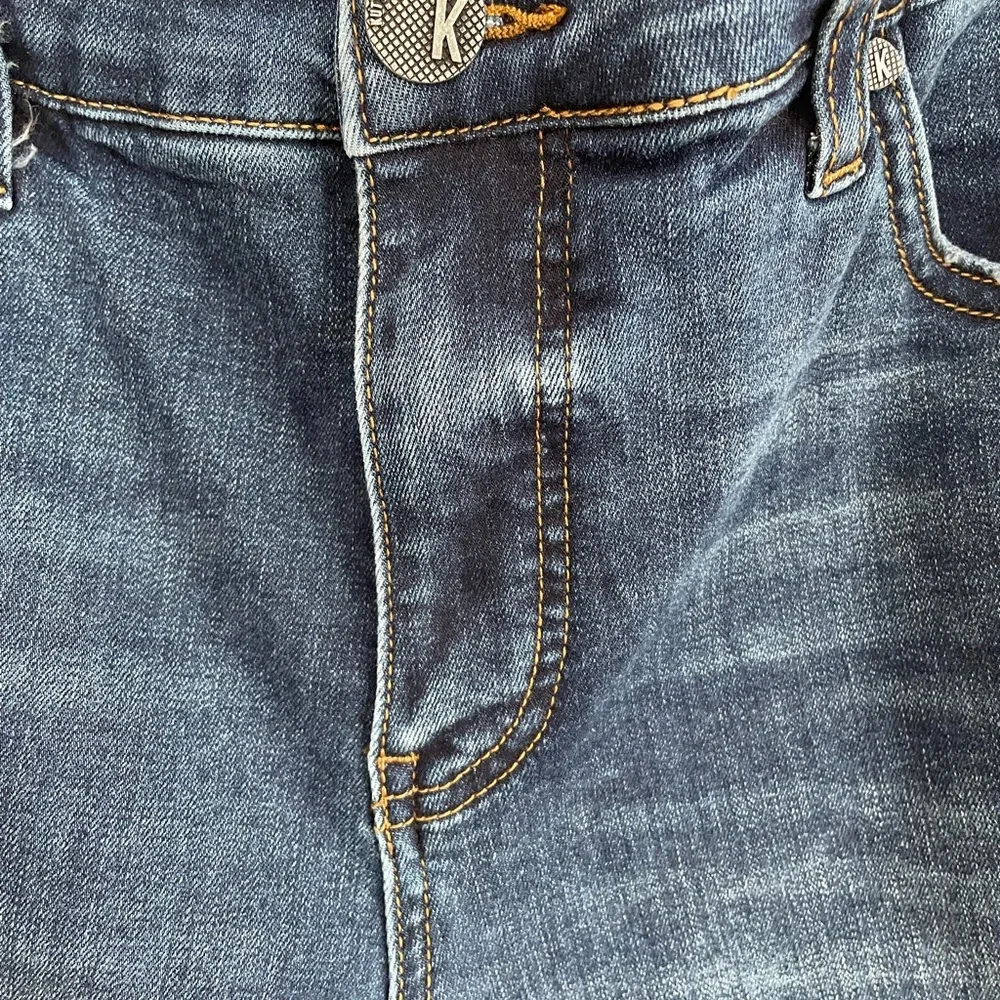 Kut From The Kloth Charlotte High Rise Wide Leg Culotte dark wash Jeans Size 8 - Picture 3 of 11